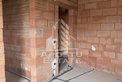 Casă cu 4 camere cu Teren 278 Mp în Bazoș