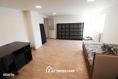 Spațiu comercial, de 90 mp, în Central