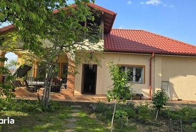 Casă cu 3 camere cu Teren 200 Mp în Cina