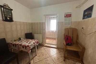Apartament cu 2 camere decomandat în Buzaului