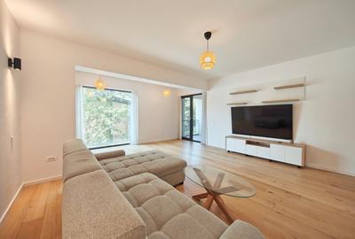 Apartament cu 3 camere decomandat, mobilat în Băneasa