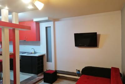 Garsonieră decomandată în Central