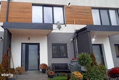 Casă cu 2 camere cu Teren 78 Mp în Sânpetru