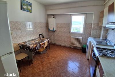 Apartament cu 3 camere decomandat în Păcurari