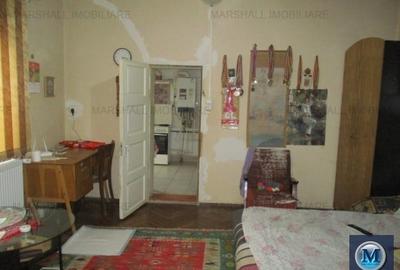 Casă cu 6 camere cu Canalizare în Traian - 8