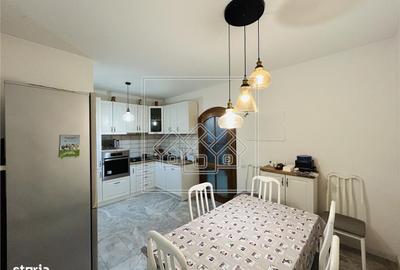 Apartament cu 4 camere în Sub Arini
