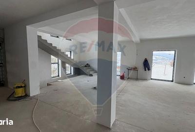 Casă cu 6 camere cu Teren 822 Mp în Central - 5
