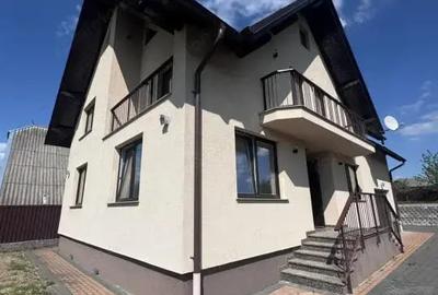 Casă cu 5 camere cu Teren 450 Mp în Rădăuți
