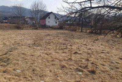 Teren de 2150 mp, în Central - 2