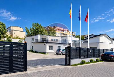 Spațiu comercial, de 450 mp, în Între Lacuri