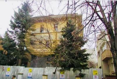 Apartament cu 3 camere semidecomandat în Capitale