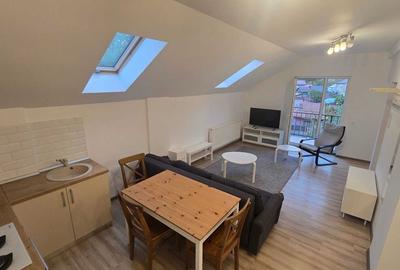 Apartament cu 3 camere decomandat, mobilat în Tei