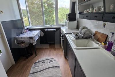 Apartament cu 3 camere decomandat, mobilat în Tudor