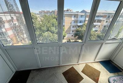 Apartament cu 2 camere decomandat în Rovine