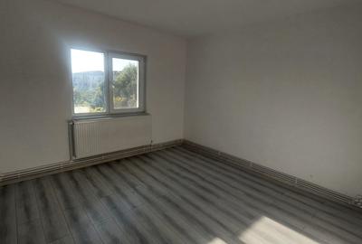 Apartament cu 2 camere decomandat în Siderurgiștilor