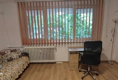 Garsonieră decomandată în Drumul Taberei