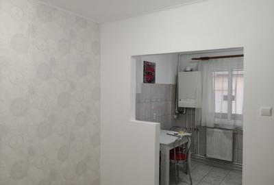 Apartament cu 2 camere decomandat în Central - 4