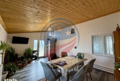 Casă cu 4 camere cu Teren 4700 Mp în Dobrun - 2
