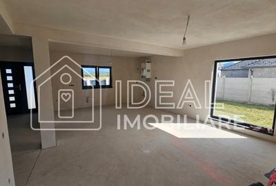 Casă individuală cu 5 camere cu Canalizare în Cristian - 4