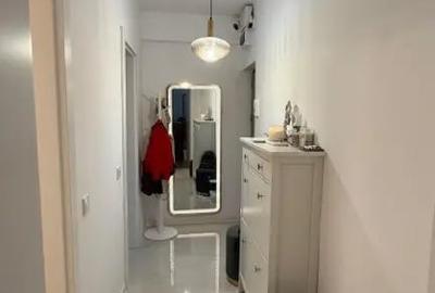 Apartament cu 3 camere semidecomandat în Ultracentral