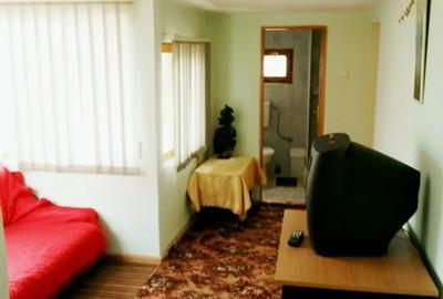 Casă cu 5 camere cu Teren 381 Mp în Central