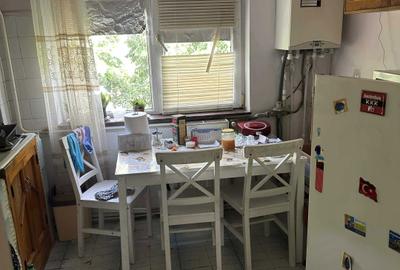 Apartament cu 4 camere decomandat în Popoveni - 2