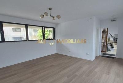 Casă cu 4 camere în Tineretului