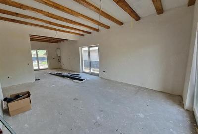 Casă cu 7 camere cu Teren 600 Mp în Central - 9