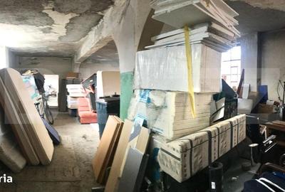 Spațiu comercial, de 400 mp, în Central