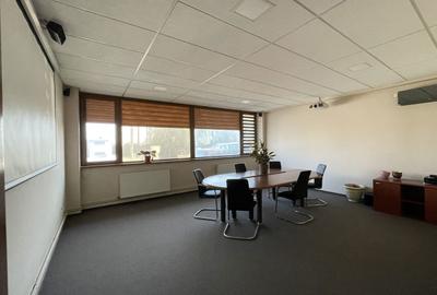 Spațiu comercial, de 100 mp, în Central