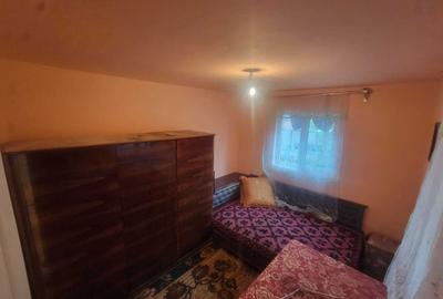 Casă cu 3 camere semidecomandat în Dumbrava - 12