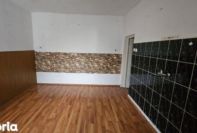 Casă cu 3 camere cu Teren 130 Mp în Central - 9