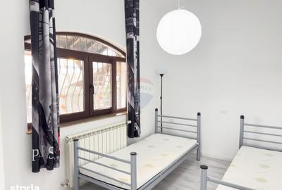 Casă cu 9 camere cu Teren 785 Mp în Păulești - 1