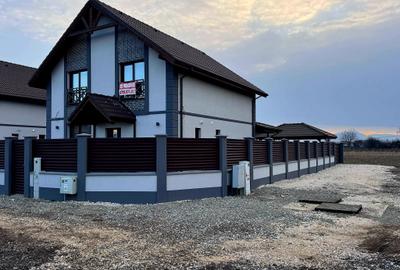 Casă individuală cu 4 camere cu Garaj în Sânpetru - 1