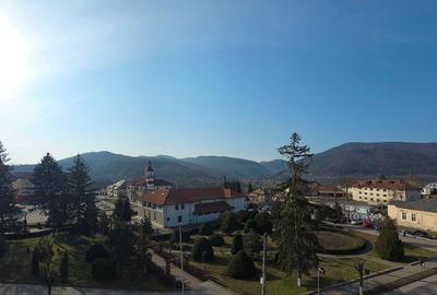 Apartament cu 3 camere decomandat în Central - 8