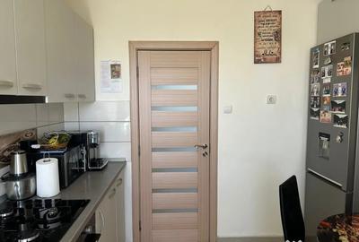 Apartament cu 3 camere decomandat în Decebal - 2