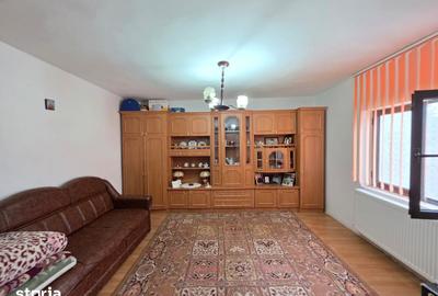 Casă cu 3 camere cu Teren 1260 Mp în Central