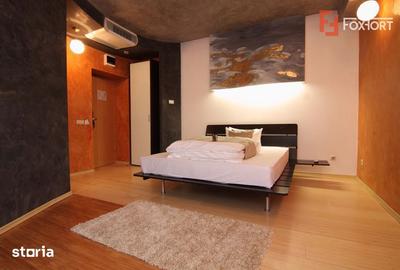 Spațiu comercial, de 660 mp, în Central - 14