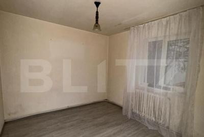 Apartament de vanzare, cu 3 camere, 43 mp, zona Dacia - 4