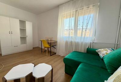 Garsonieră decomandată, mobilată în Complex Studențesc