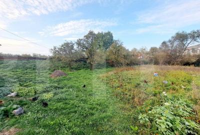 Teren de 4261 mp, în Iris