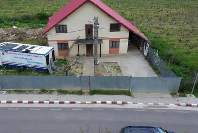Casă cu 3 camere cu Teren 1021 Mp în Odobești - 1