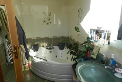 Casa de vanzare, 6 camere, teren 900 mp, Europa - 15