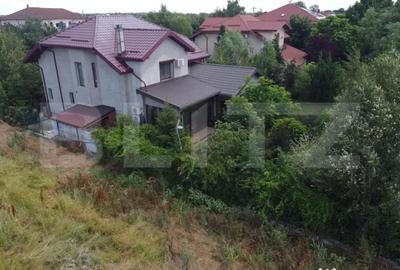Casă cu 7 camere cu Teren 1170 Mp în Central - 1