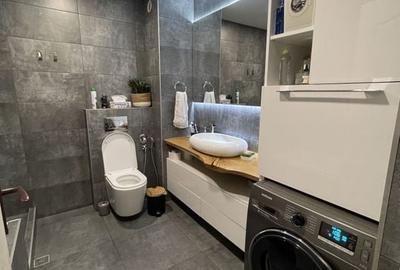 Casa S+P+E+M | 605 mp utili | 10 camere | 3 bucatarii | 4 bai | 3 terase | Garaj - 16