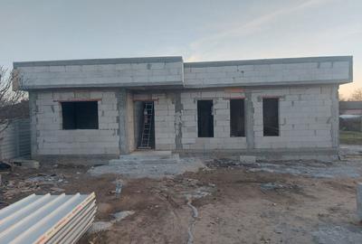 Casă cu 2 camere în Ișalnița - 3