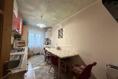 Apartament cu 7 camere,2 bai,decomandat,etajul 1,zona Buziasului - 1