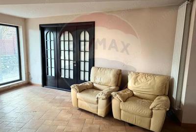 Vila de vanzare in zona Central Campulung-Muscel