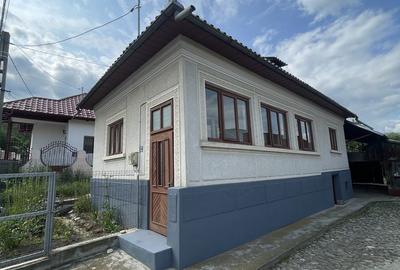 Casă cu 4 camere în Domnești - 1