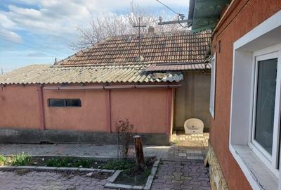 Casa 2 corpuri - Ovidiu - 110.000 euro (Cod E2) - 3
